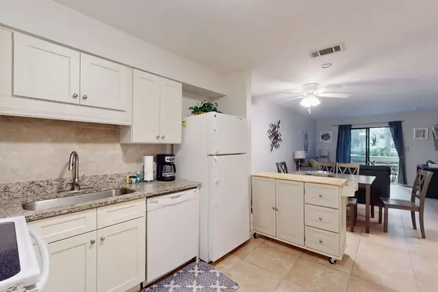 Kitchen at Fiddler’s Cove 17C